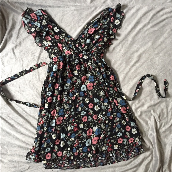 *SOLD* Ruffle Black Floral Maternity Dress - Picture 2 of 8